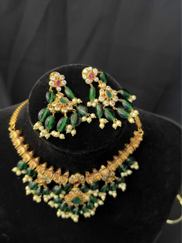 Choker set with earrings