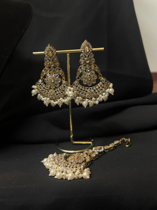 Chocker set with earrings