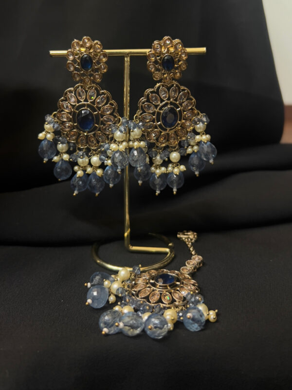 Blue Choker set with glas beads