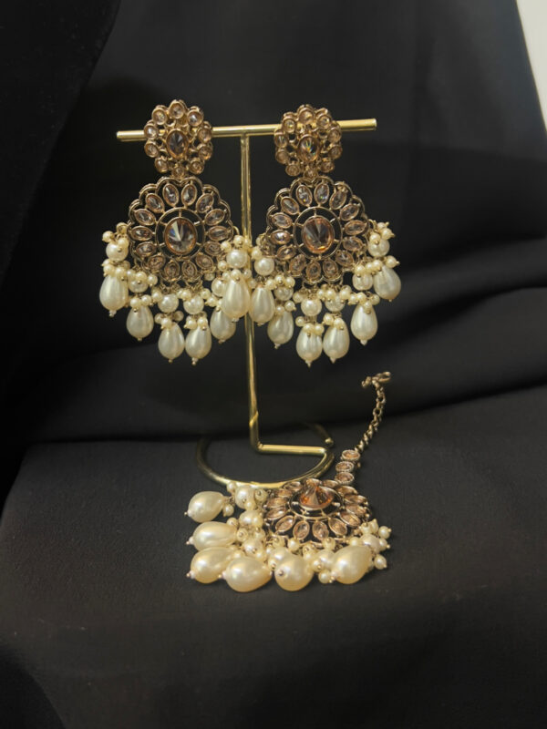 Choker set with beads